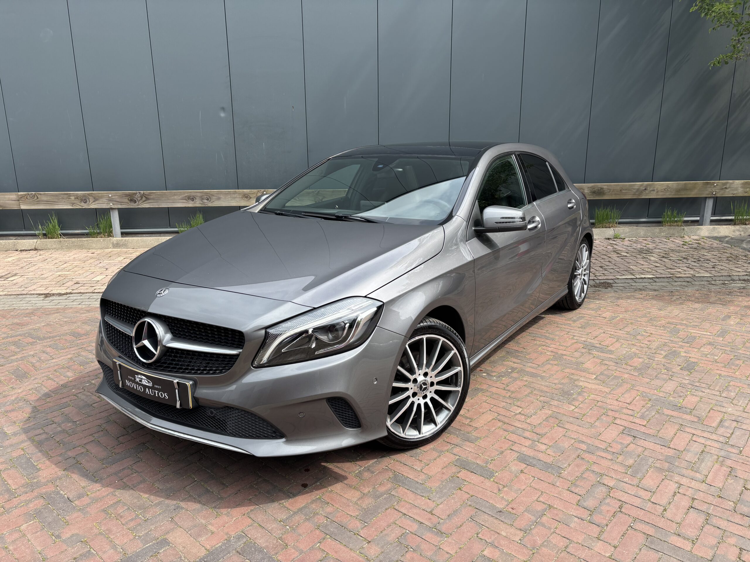 EC529AA3-097E-4C1C-930A-860EBBDA1028 Mercedes-Benz A-Klasse A180 7G-DCT - Afbeelding 1